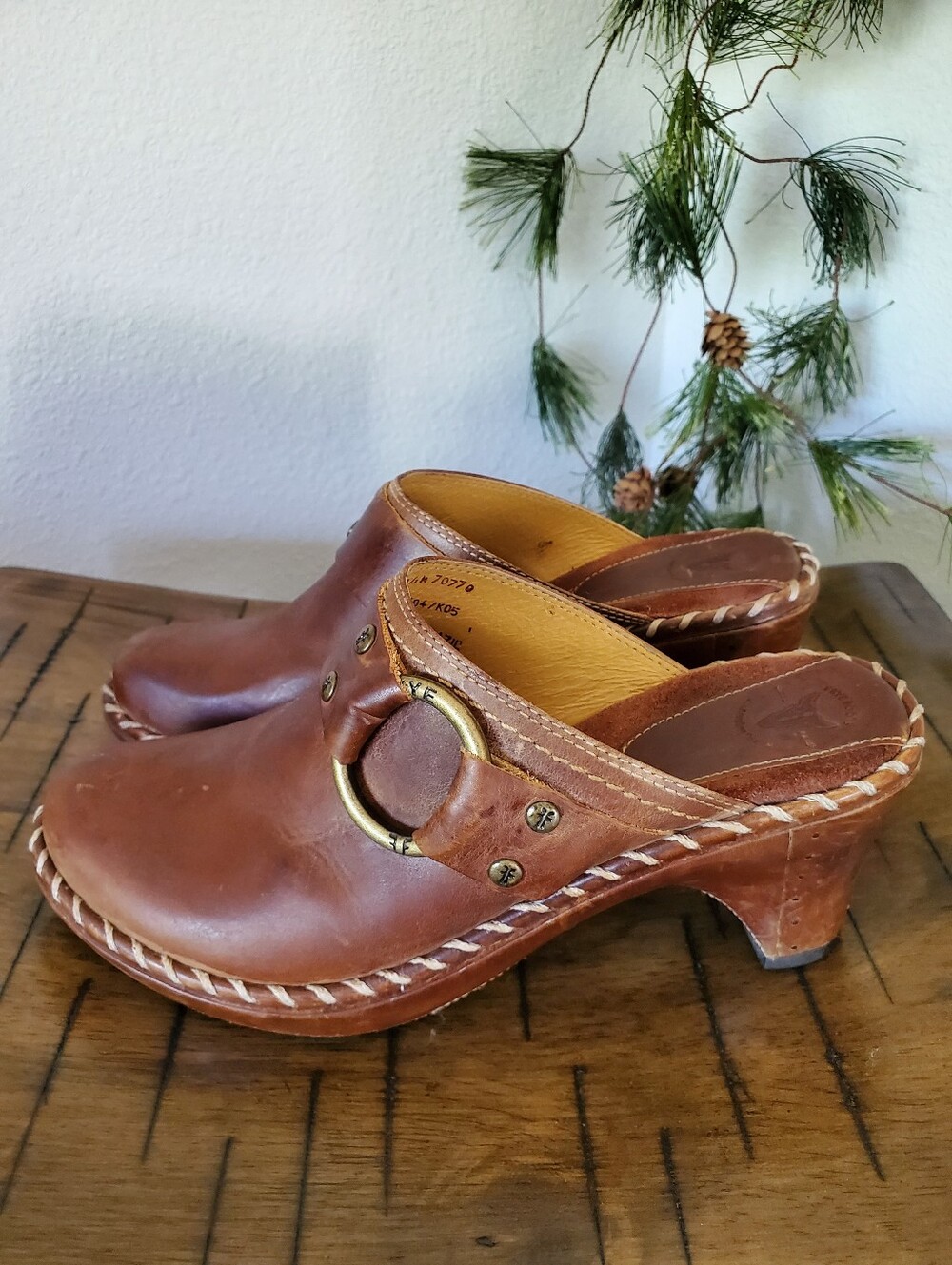 Frye Charlotte Leather Vintage Clog Mule Ring Harness Heels Western Boho - Picture 12 of 15